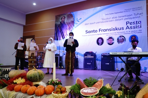 LOYALITAS DAN KASIH PERSAUDARAAN DALAM PELAYANAN BERSAMA SANTO FRANSISKUS ASSISI