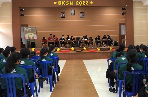 MERAYAKAN BULAN KITAB SUCI DALAM CLASSMEETING