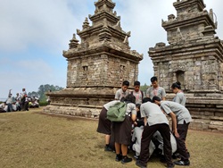 Kegembiraan dalam Kemah Cagar Budaya