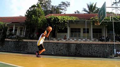 TIM BASKET SEDES BEDONO PATAHKAN LAWAN