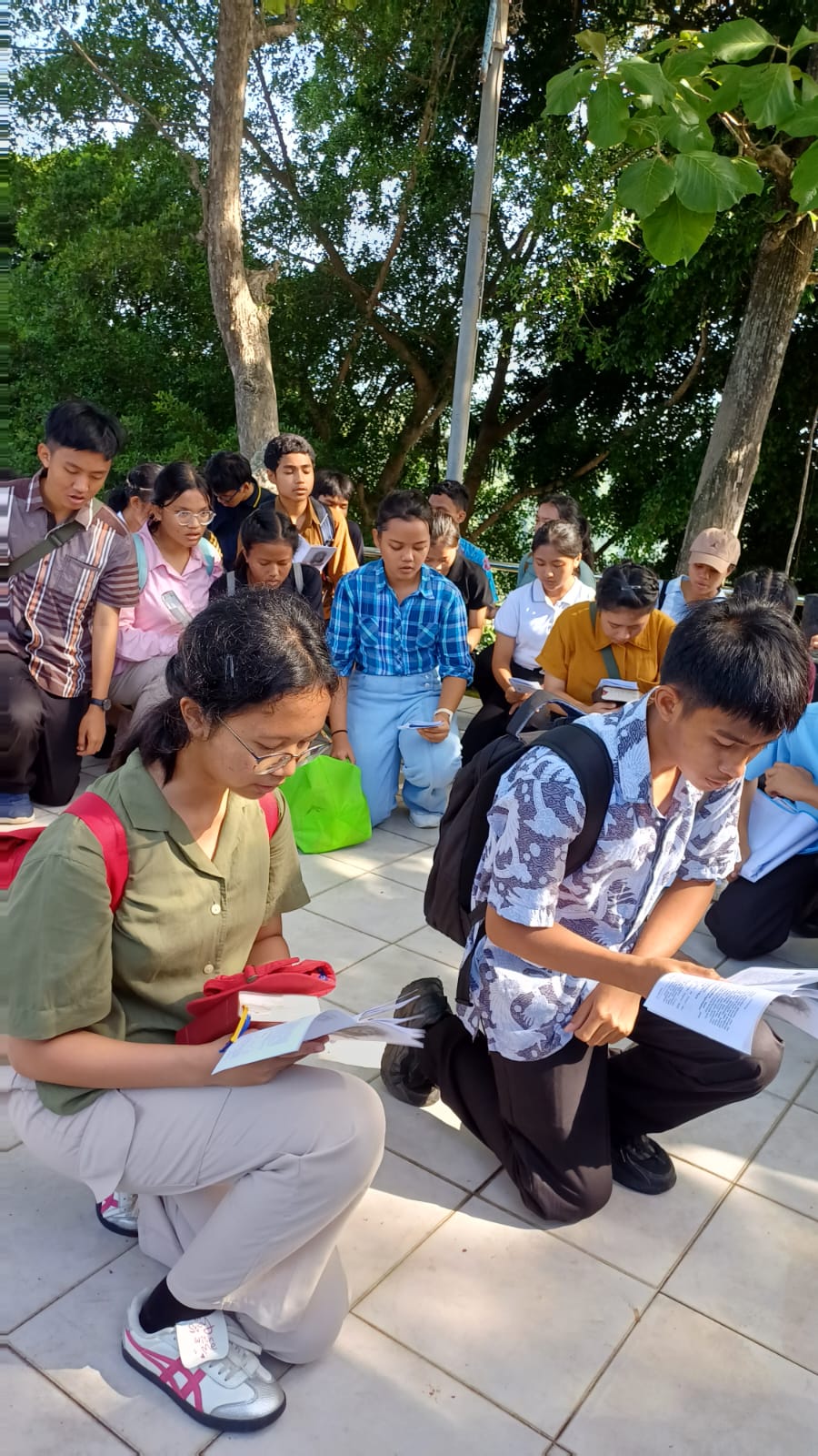 BEREFLEKSI DALAM ZIARAH DAN REKREASI