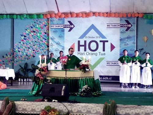 Kepompong itu Akhirnya Menjadi Kupu-kupu